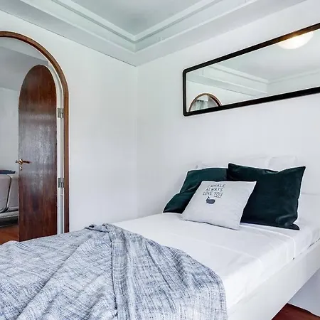 Lovely In Lapa Apartment Lisbon
